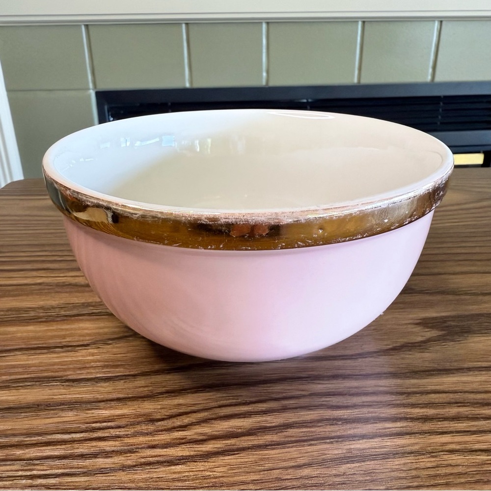 Vintage Hall’s Superior Quality Kitchenware Mixing Bowl-Pink w/Gold Trim 1 qt